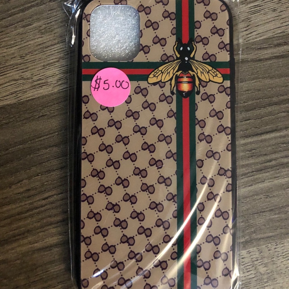 I am selling iPhone cases never used brand new!